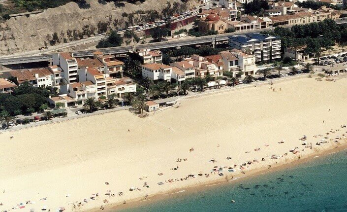Caldes D'estrac Playa Barcelona