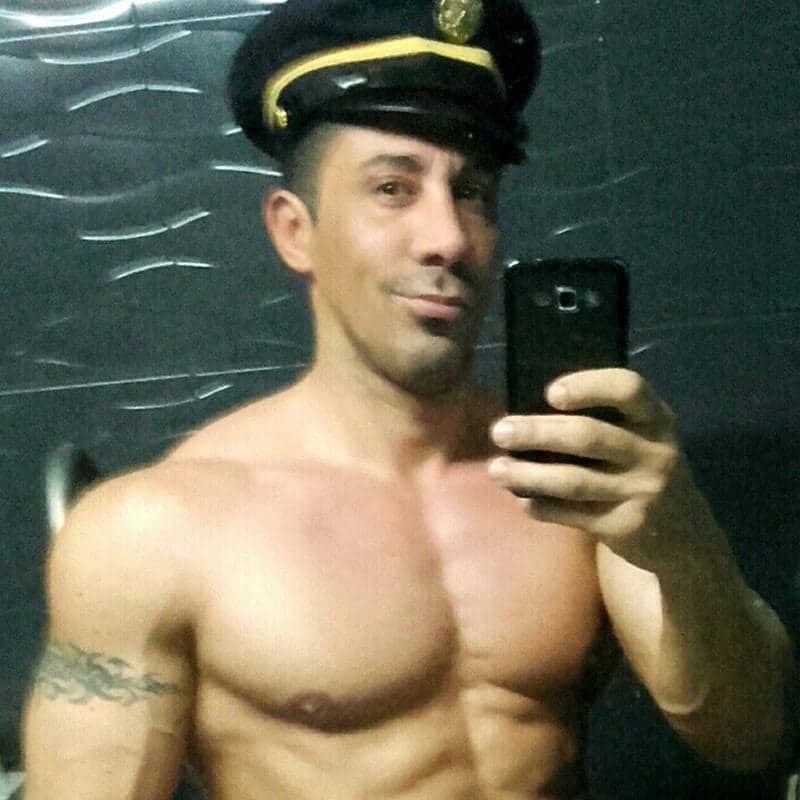 Guillermo male Barcelona stripper taking a selfie in the mirror