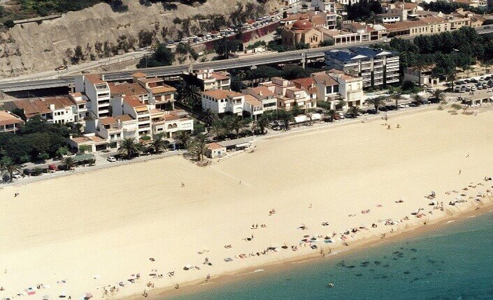 Caldes D'estrac Beach Barcelona